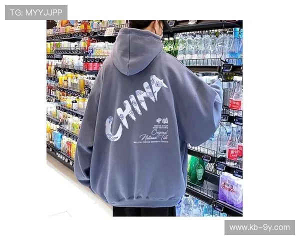 冬季潮流必备足球卫衣,舒适保暖时尚设计,运动与休闲完美结合 冬季潮流必备足球卫衣,舒适保暖时尚设计,运动与休闲完美结合